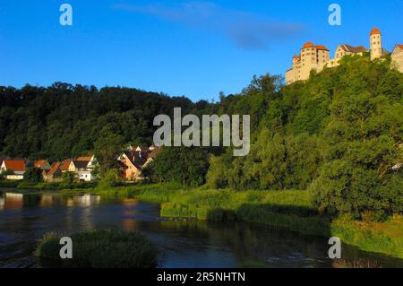 Harburg, Swabia, Castello di Harburg, fiume Woernitz, strada romantica, Baviera, Germania Foto Stock