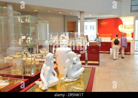 Showroom, spazio espositivo, vendita, porcellana Meissen, manifattura porcellana Meissen, Meissen, Sassonia, Germania Foto Stock