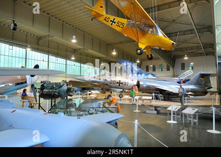 Aerei storici, Museo storico militare, MHM, aeroporto Berlin-Gutow, sala esposizioni, Bundeswehr Air Force Museum, Berlin-Gatow, Berlino Foto Stock