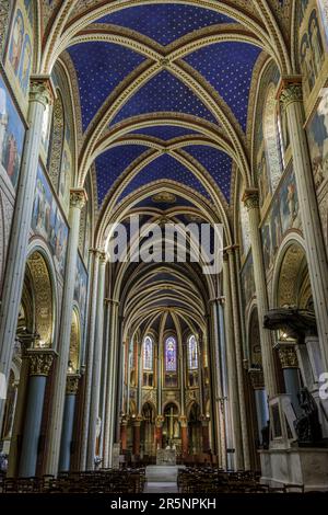 FRANCIA. PARIGI (6TH° DISTRETTO). CHIESA DI SAINT-GERMAIN-DES-PRES. DOPO DUE ANNI DI LAVORO, I DIPINTI RESTAURATI E GLI AFFRESCHI NELLA NAVATA CENTRALE Foto Stock