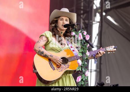 Lexington, Stati Uniti. 04th giugno, 2023. Il musicista Sierra Ferrell durante il Railbird Music Festival il 4 giugno 2023, a Lexington, Kentucky (Foto di Daniel DeSlover/Sipa USA) Credit: Sipa USA/Alamy Live News Foto Stock