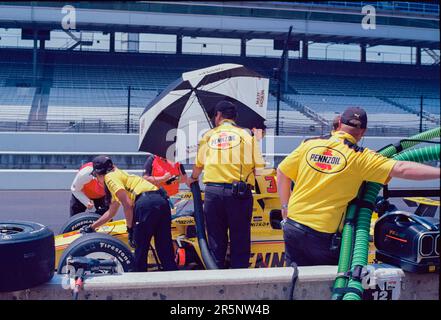 INDIANAPOLIS, INDIANA, STATI UNITI - 2023/05/22: Il pilota della squadra Penske Scott McLaughlin (3) della Nuova Zelanda pratica per la 2023 Indy 500 all'Indianapolis Motor Speedway di Indianapolis. (Foto di Jeremy Hogan/The Bloomingtonian) Foto Stock