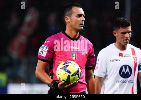 Bergamo, Italia. 04th giugno, 2023. Marco di bello (Referee) durante il campionato italiano Serie Una partita di calcio tra Atalanta BC e AC Monza il 4 giugno 2023 allo Stadio Gewiss di Bergamo - Credit: Luca Rossini/e-Mage/Alamy Live News Credit: Luca Rossini/e-Mage/Alamy Live News Foto Stock