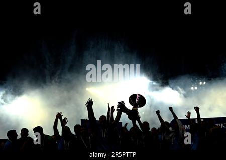 I giocatori di Napoli celebrano la vittoria del campionato italiano Serie A allo stadio Diego Armando Maradona di Napoli, 4th giugno 2023. Foto Stock