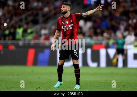 Milano, Italia. 04th giugno, 2023. Olivier Giroud di AC Milan gesta durante la Serie Una partita di calcio tra AC Milan e Hellas Verona allo Stadio Giuseppe Meazza il 4 giugno 2023 a Milano. Credit: Marco Canoniero/Alamy Live News Foto Stock