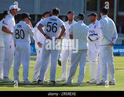 Inghilterra ben Stokes (Durham) durante il Test Match Series Day Two of 4 partita tra l'Inghilterra contro l'Irlanda al Lord's Cricket Ground, London ON Foto Stock