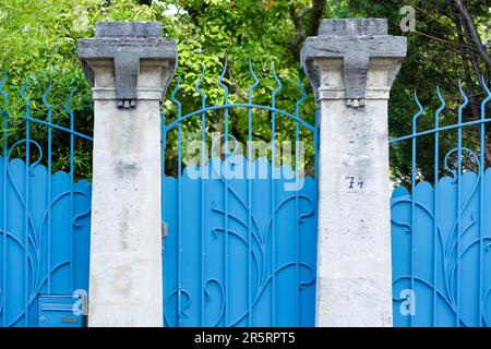 Francia, Meurthe et Moselle, Nancy, recinto di una casa con ferro battuto in ferro battuto in stile Art Nouveau situato Felix Faure Foto Stock