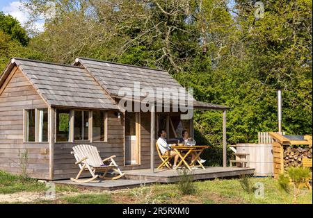 Francia, Morbihan, Ploemel, una cabina nel sito di alloggio insolito Dihan Foto Stock