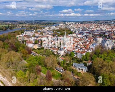 Francia, Allier, Bourbonnais, Vichy, patrimonio dell'umanità dell'UNESCO come parte delle Grandes Villes d'Eaux d'Europe (grandi stazioni termali d'Europa), valle dell'Allier, Bourbonnais Foto Stock