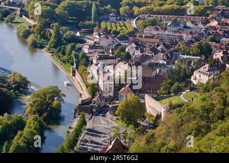 Francia, Doubs, Besancon, dalla cittadella di Vauban, patrimonio mondiale dell'UNESCO, dai bastioni che domina la città e il fiume Doubs Foto Stock