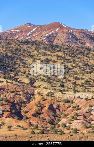 Marocco, provincia di Ouarzazate, strada verso il passo Tizi N'Tichka Foto Stock