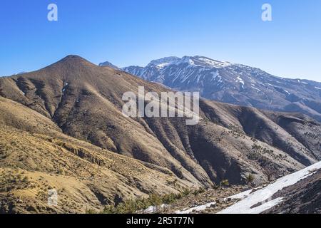 Marocco, provincia di Ouarzazate, strada verso il passo Tizi N'Tichka Foto Stock