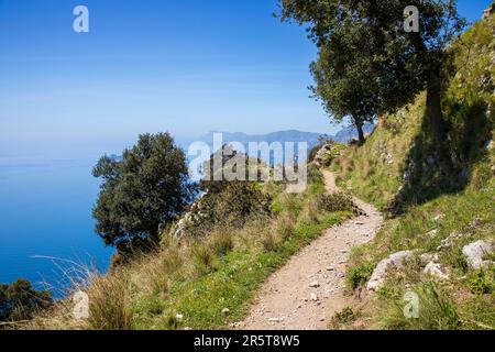 Il Sentiero degli dei lungo la Costiera Amalfitana Foto Stock