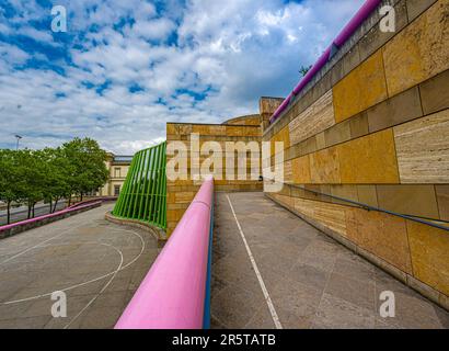 Nuova Galleria di Stato progettato da James Stirling, Stoccarda, Baden-Wuerttemberg, Germania, Europa Foto Stock