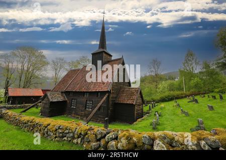 La chiesa di Roedven Stave (in norvegese: Rødven stavkyrkje) è una ex chiesa parrocchiale della Chiesa di Norvegia, nel comune di Rauma, nel conte di Møre og Romsdal Foto Stock