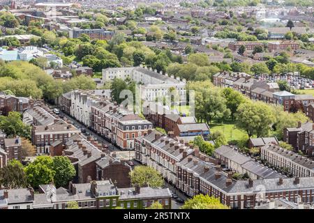 Liverpool, regno unito maggio, 16, 2023 case di mattoni terrazza a Liverpool, Inghilterra Foto Stock