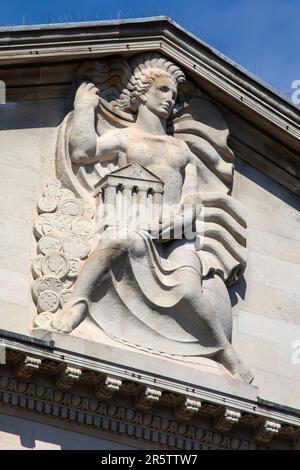 Londra, Regno Unito - Aprile 17th 2023: Dettaglio esterno del magnifico edificio della Bank of England nella City of London, Regno Unito. Foto Stock