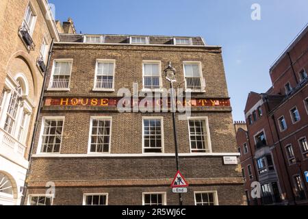 The House of St Barnabas (alias The House of Charity), Greek Street, Soho, Londra, Inghilterra, REGNO UNITO Foto Stock