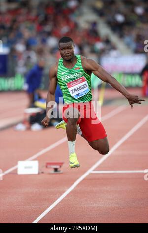 Hugues Fabrice Zango (BUR) si piazza secondo nel triplo salto a 58-0 1/4 (17.68m) durante il Gala d'Oro Pietro Mennea, venerdì 2 giugno 2023, a Firenze, Italia. (Jiro Mochizuki/immagine dello sport) Foto Stock