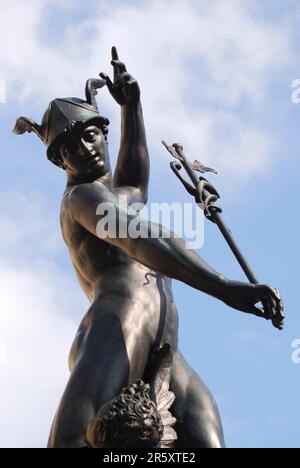 Scultura di merkur presso una fontana di Augusta (Baviera) (Germania) Foto Stock