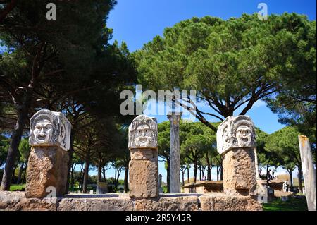 Anfiteatro, città in rovina di Ostia Antica, Roma, Lazio, Italia Foto Stock