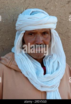 Marocco, camel driver, berbero, deserto Erg Chebbi, dune Foto Stock