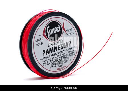 Bobina da 100 metri di Amnesia tramonto Rosso 13,6 kg rottura deformazione memoria Free Fishing Line monofilamento Made in the USA Foto Stock