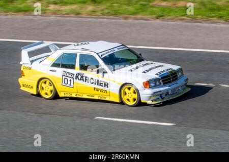 1991 90s anni '90 White giallo Mercedes 190E, berlina benzina 1797 cc Decra 01 KARCHER veicolo sportivo modificato sponsorizzato con spoiler posteriore, decalcomanie e adesivi Foto Stock