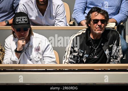 Parigi, Francia, Francia. 6th giugno, 2023. Jean-Luc REICHMANN e suo figlio Swann durante il decimo giorno di Roland-Garros 2023, French Open 2023, Grand Slam tennis torneo allo stadio Roland-Garros il 06 giugno 2023 a Parigi, Francia. (Credit Image: © Matthieu Mirville/ZUMA Press Wire) SOLO PER USO EDITORIALE! Non per USO commerciale! Foto Stock