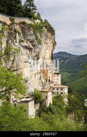 Santuario di nostra Signora della Corona, Distretto di Spiazzi, Caprino Veronese, Veneto, Italia, Europa Foto Stock