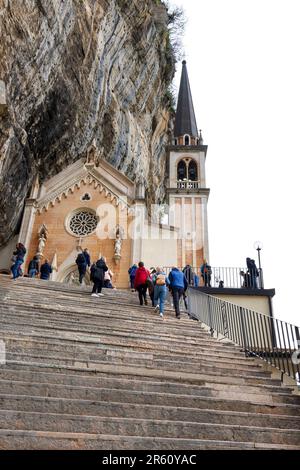 Santuario di nostra Signora della Corona, Distretto di Spiazzi, Caprino Veronese, Veneto, Italia, Europa Foto Stock