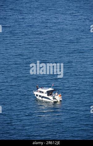 17 settembre 2017 Tirilye Bursa Turchia pesca barche in mare in una giornata di sole Foto Stock