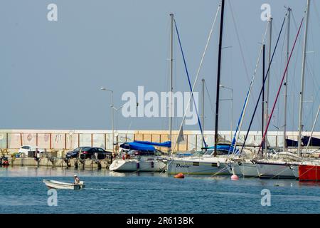 17 settembre 2017 Tirilye Bursa Turchia pesca barche in mare in una giornata di sole Foto Stock