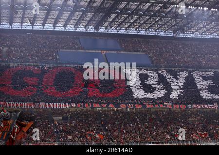 Milano, Italia. 4th giugno, 2023. Italia, Milano, giugno 3 2023: I sostenitori dell'AC Milan mostrano una coreografia per Zlatan Ibrahimovic durante la partita di calcio AC Milan vs Hellas Verona, Serie A Tim 2022-2023 day38 Stadio San Siro (Credit Image: © Fabrizio Andrea Bertani/Pacific Press via ZUMA Press Wire) SOLO PER USO EDITORIALE! Non per USO commerciale! Foto Stock