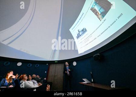 Zdanice, Repubblica Ceca. 06th giugno, 2023. Presentazione cerimoniale del nuovo telescopio astronomico ASA AZ 800, sistema di telescopio osservatorio completamente automatizzato per studenti del Dipartimento di fisica teorica e astrofisica della Facoltà di Scienze dell'Università di Masaryk Brno di Oldrich Kotik Osservatorio e Planetario di Zdanice, regione di Hodonin, Repubblica Ceca, 6 giugno 2023. Credit: Vaclav Salek/CTK Photo/Alamy Live News Foto Stock