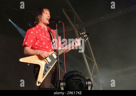 Tim Wheeler of Ash si esibisce al Wychwood Festival di Cheltenham, Regno Unito. Giugno 2, 2023 Foto Stock