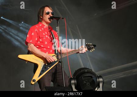 Tim Wheeler of Ash si esibisce al Wychwood Festival di Cheltenham, Regno Unito. Giugno 2, 2023 Foto Stock