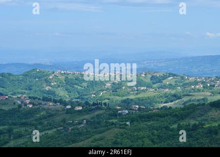 Vista sulla caratteristica campagna della provincia di Avellino. Foto Stock