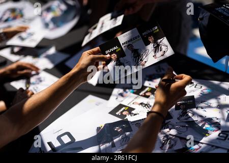 Le Mans, Francia. 06th giugno, 2023. Peugeot TotalEnergies atmosfera, sessione autografa durante le prove libere e le sessioni di qualificazione della 24 ore di le Mans 2023 sul circuito des 24 Heures du Mans il 7 giugno 2023 a le Mans, Francia - Foto Joao Filipe/DPPI Credit: DPPI Media/Alamy Live News Foto Stock