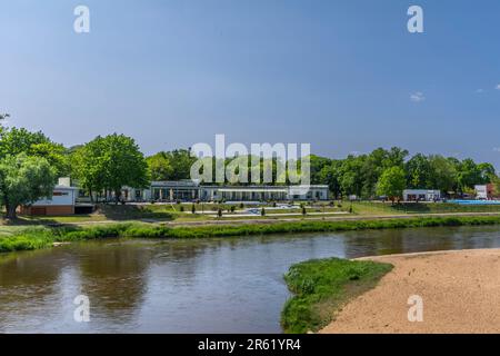 Porto nella città di Sieradz sul fiume Warta, Polonia. Foto Stock