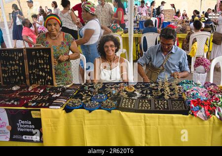 Venditori ambulanti di artigianato, centro storico di Cartagena Foto Stock