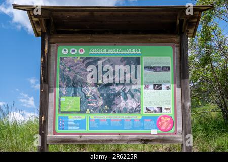 Scheda informativa su Greenway del Nera, una pista ciclabile o sterrata di 180 km in Italia lungo tutta la Valnerina e le valli laterali, in Europa Foto Stock