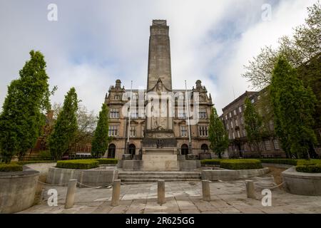 Il Preston Cenotaph si trova in Piazza del mercato, Preston, Lancashire, Regno Unito Foto Stock