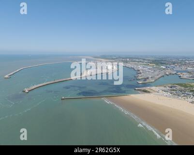 Porto di Calais, principale terminal marittimo e di traghetti in Francia. Foto Stock