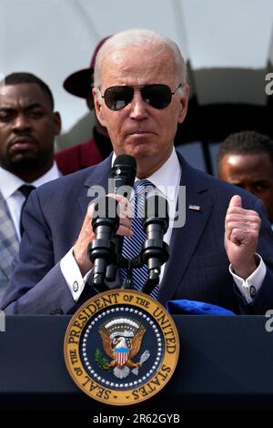 Washington, Stato di Vereinigte. 05th giugno, 2023. Il presidente degli Stati Uniti Joe Biden dà il benvenuto ai capi di Kansas City per celebrare la loro vittoria in Super Bowl LVII sul prato sud della Casa Bianca a Washington il 5 giugno 2023. Credito: Yuri Gripas/Pool tramite CNP/dpa/Alamy Live News Foto Stock