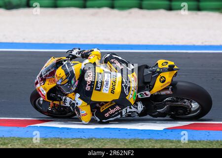 Misano Adriatico, Italia. 04th giugno, 2023. Michael Ruben Rinaldi del Aruba.it Racing - Ducati con Ducati Panigale V4R in azione durante il Campionato Mondiale FIM SBK Superbike Pirelli Emilia-Romagna Round al circuito Mondiale di Misano. (Foto di Fabrizio Carabelli/SOPA Images/Sipa USA) Credit: Sipa USA/Alamy Live News Foto Stock