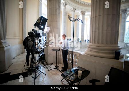 Washington, Stato di Vereinigte. 06th giugno, 2023. Il Rappresentante degli Stati Uniti Jim Jordan (Repubblicano dell'Ohio) aspetta di essere intervistato su FOX nel Cannon House Office Building a Washington, DC, martedì 6 giugno 2023. Credit: Rod Lammey/CNP/dpa/Alamy Live News Foto Stock