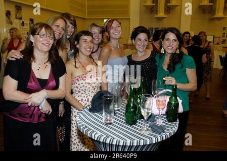 Ricki Lake con Abbey Epstein, in Australia, per una proiezione del loro documentario di nascita The Business of Bing Born, che sarà pubblicato nel marzo 2008. Municipio di Paddington, Sydney, Australia. 03.11.07. Foto Stock