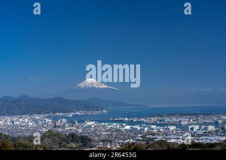 Mt. Fuji e il Porto di Shimizu Foto Stock