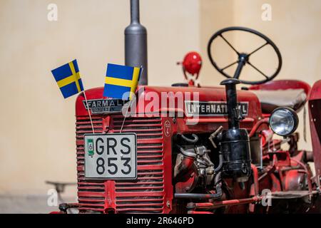 Trattore Farmall McCormick DGD/4 dal 1954 in occasione di una mostra di veicoli classici durante la festa nazionale a Norrköping, Svezia. Foto Stock